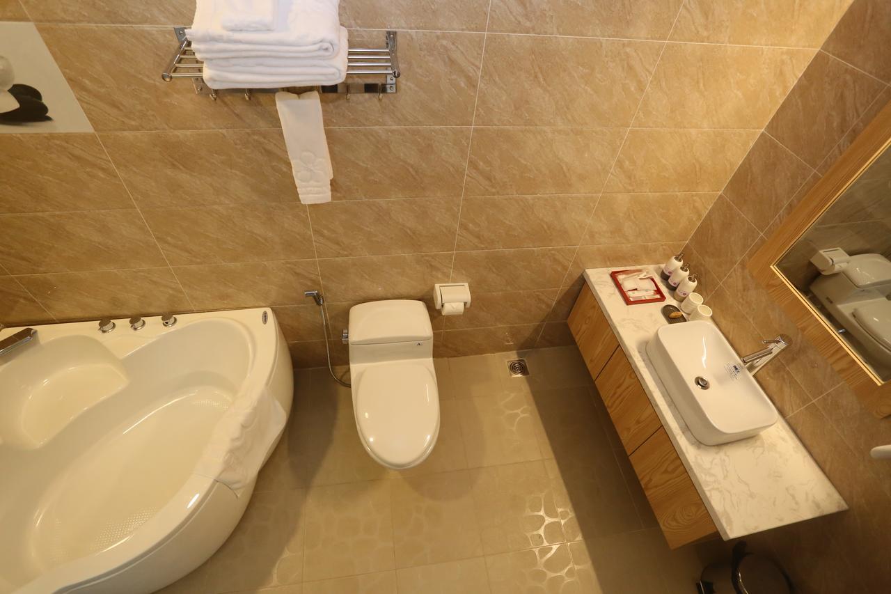 Thuy Sakura Hotel & Serviced Apartment Ho-Chi-Minh-Stadt Exterior foto