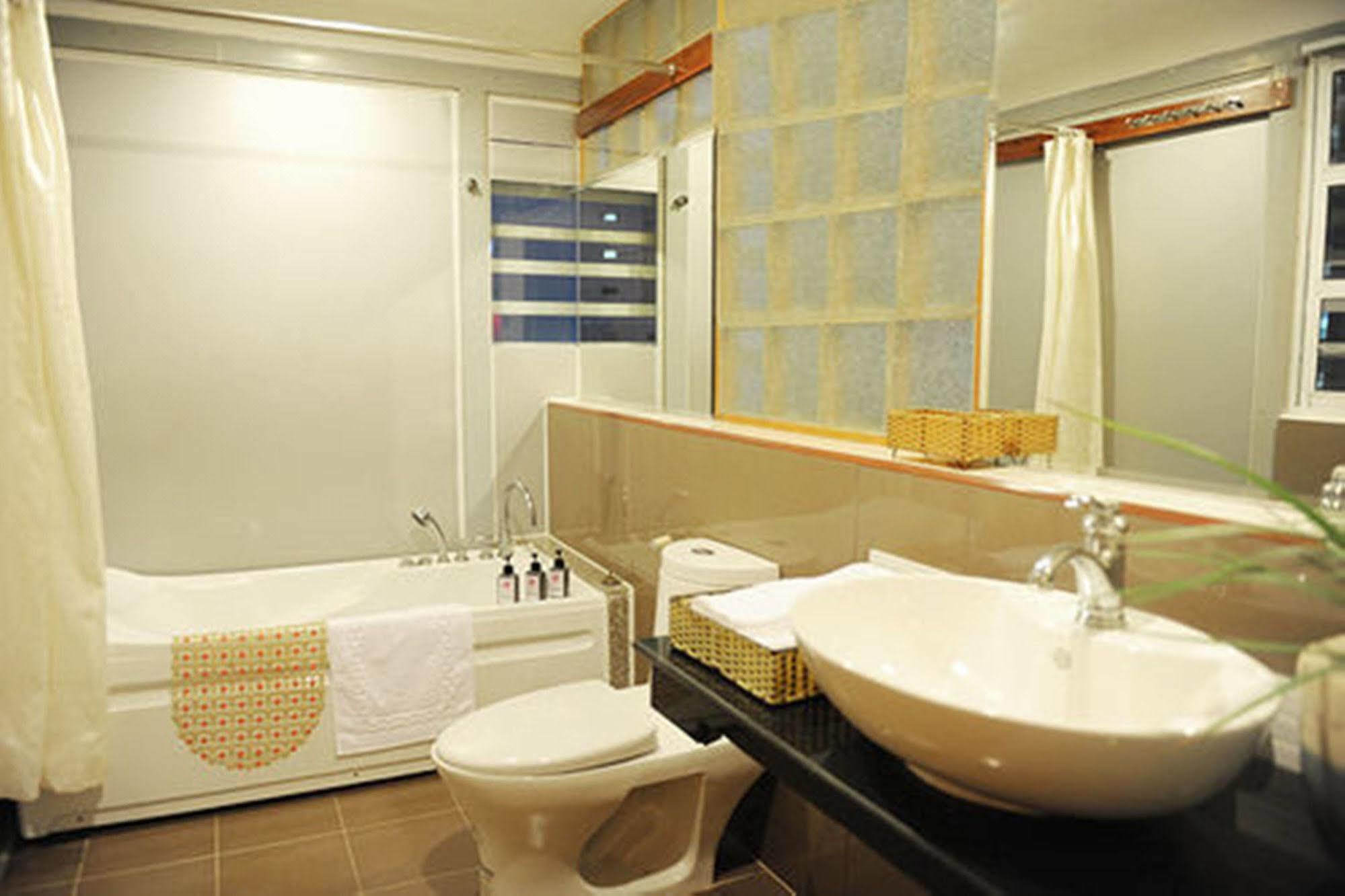 Thuy Sakura Hotel & Serviced Apartment Ho-Chi-Minh-Stadt Exterior foto