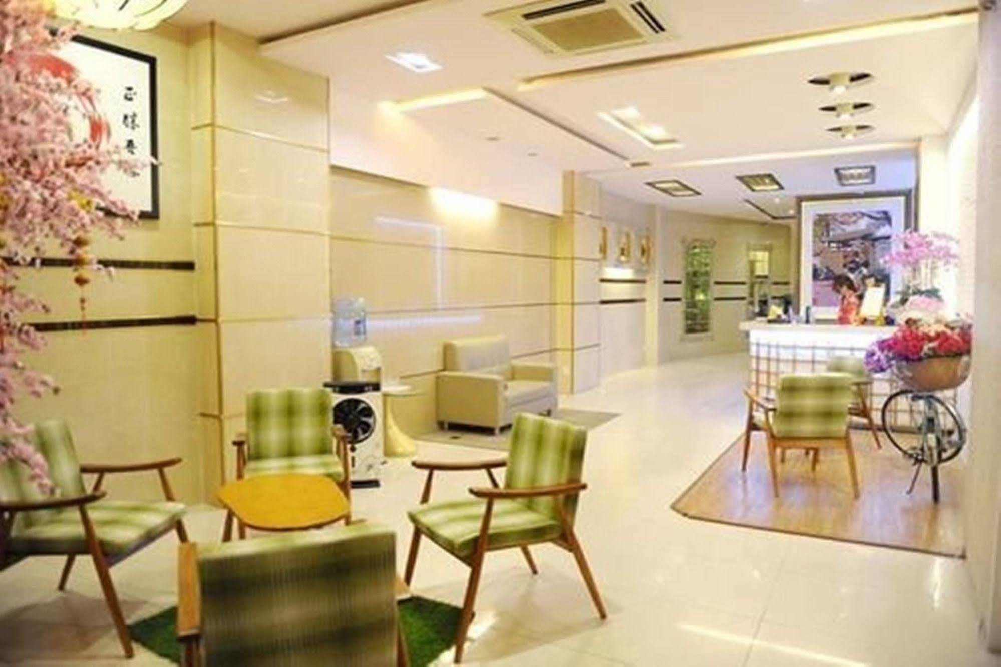 Thuy Sakura Hotel & Serviced Apartment Ho-Chi-Minh-Stadt Exterior foto